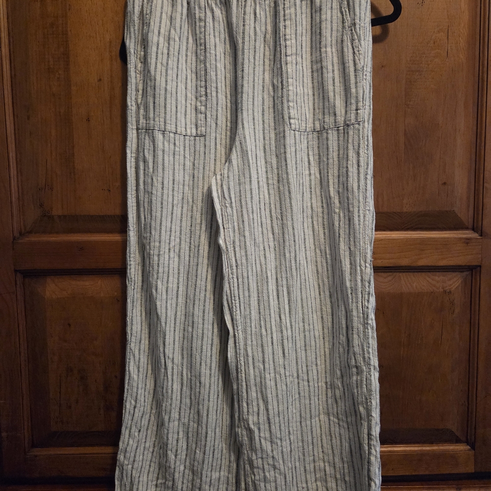Time and Tru Striped Gray Cargo Pants